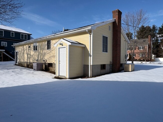 Building Photo - New to the rental market, charming 2 bedroom single family home in Wilmington, MA