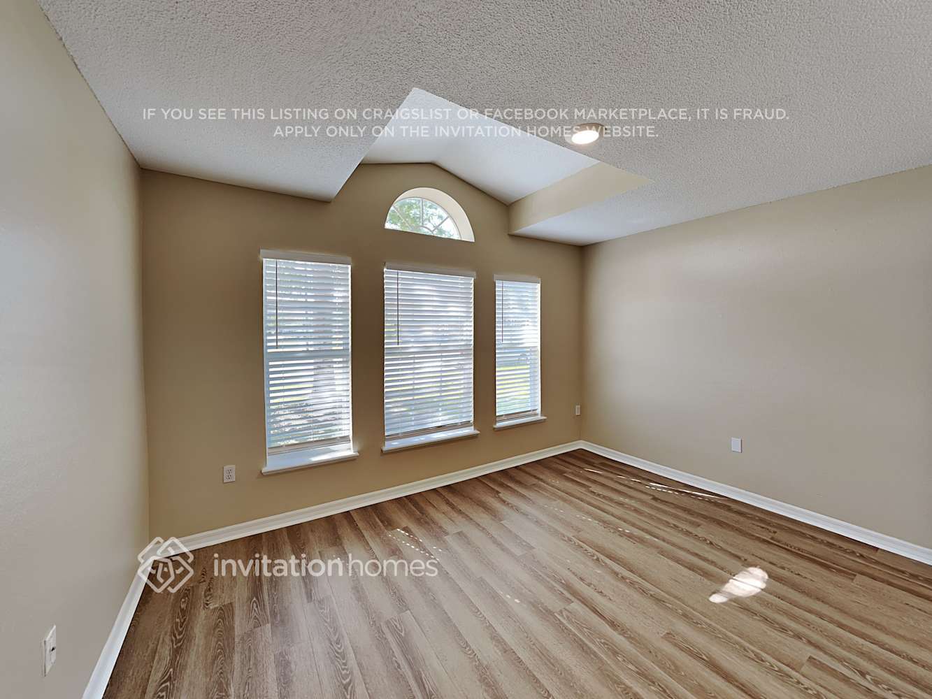 Building Photo - 510 Snail Kite Ave