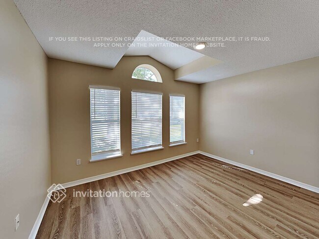 Building Photo - 510 Snail Kite Ave