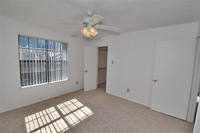 Building Photo - 2610 Lakehill Ln