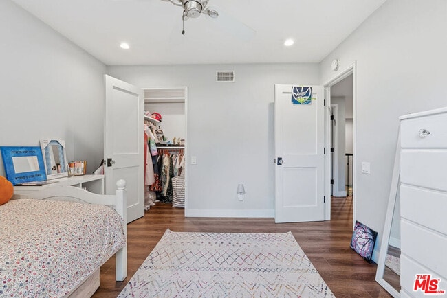 Building Photo - 5516 Bluebell Ave