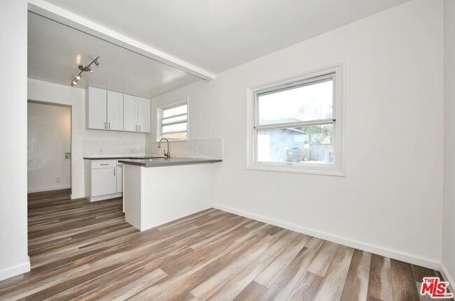 Dining / Kitchen - 2059 W 104th St