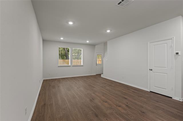 Building Photo - 7016 Vining Dr