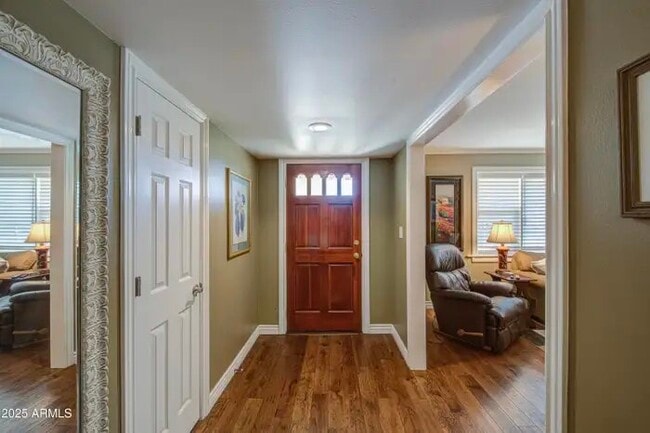 Building Photo - 2704 S Terrace Rd