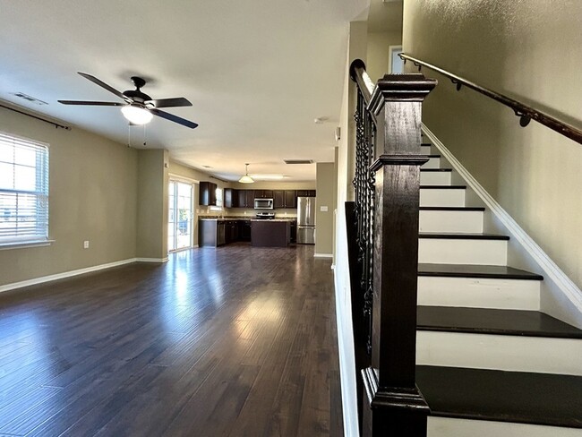 Building Photo - 3987 Tallowtree Ln