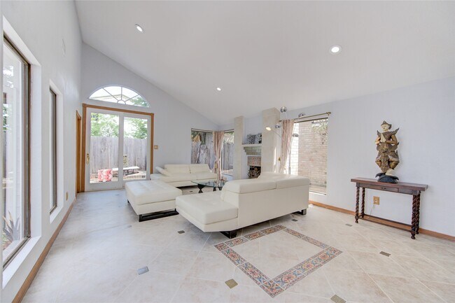 Building Photo - 14214 Woodnook Dr