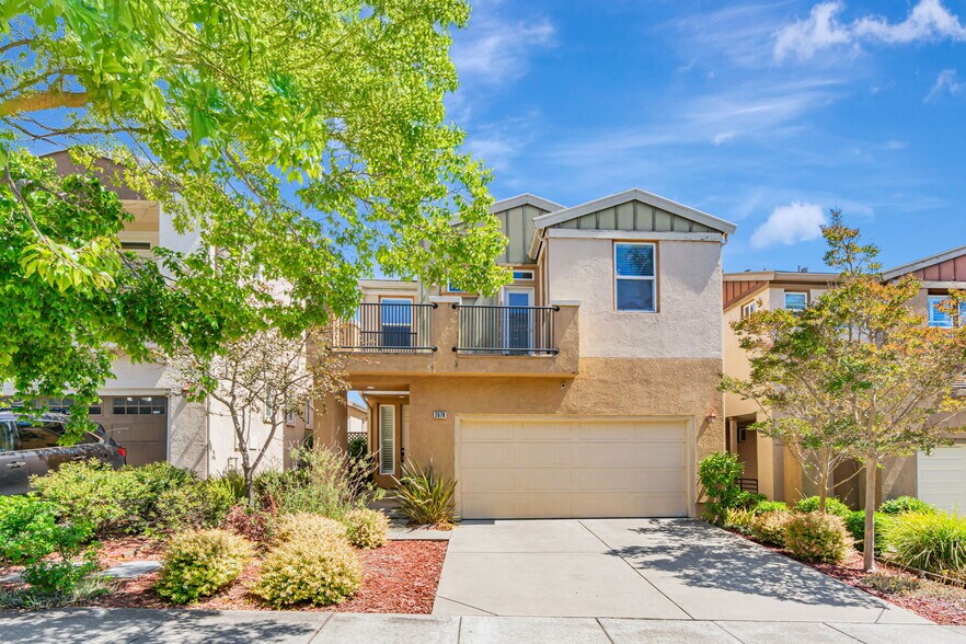Primary Photo - 2678 Deerwood Dr