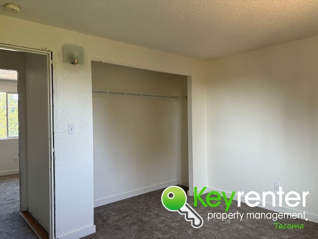 Building Photo - Recently Renovated Tacoma Home