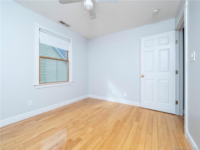 Building Photo - 8 Maplewood Terrace