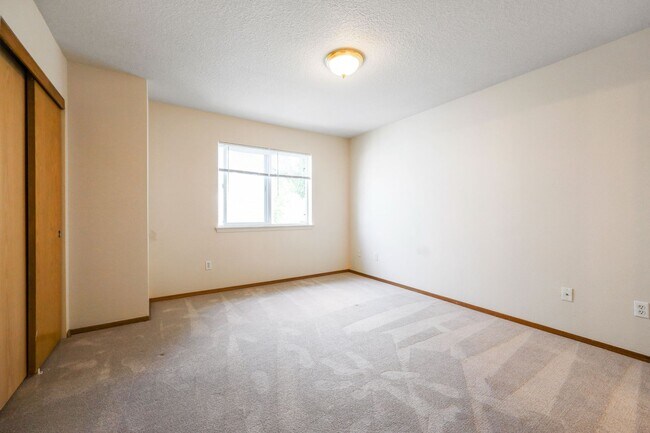 Building Photo - 2829 SE 90th Pl