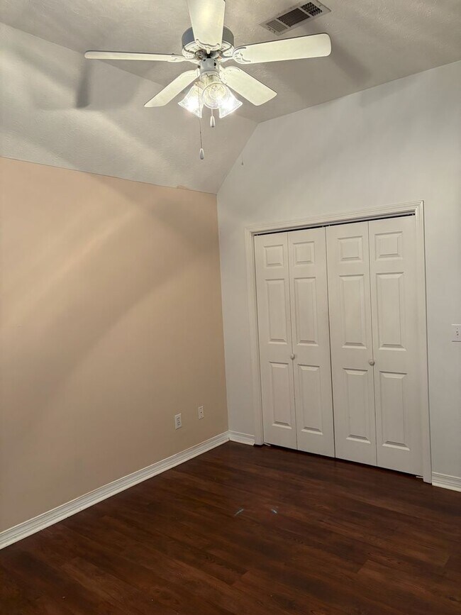 Building Photo - 89 Sir Henry Dr