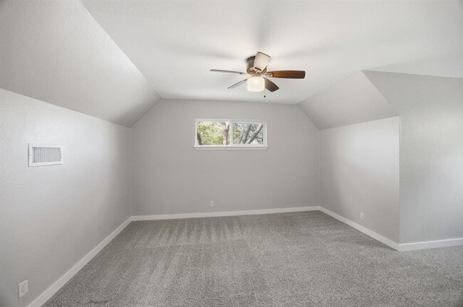 Building Photo - 6901 Bryn Mawr Dr