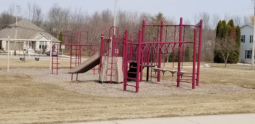 Building Photo - 475 Overland Trl