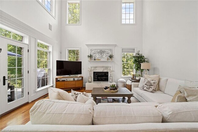 Building Photo - 7517 Henson Forest Dr