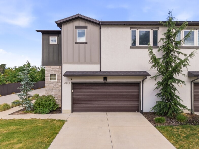 Building Photo - 7084 S 300 E