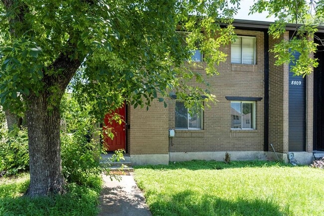Building Photo - 8809 Dawnridge Cir