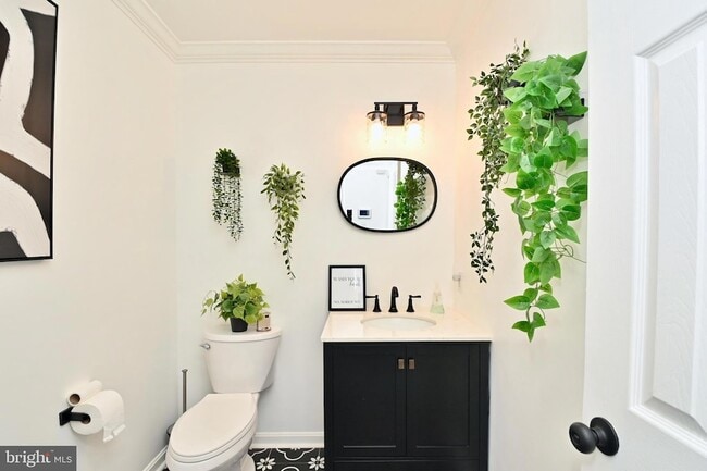 Building Photo - 6431 Forest Rd