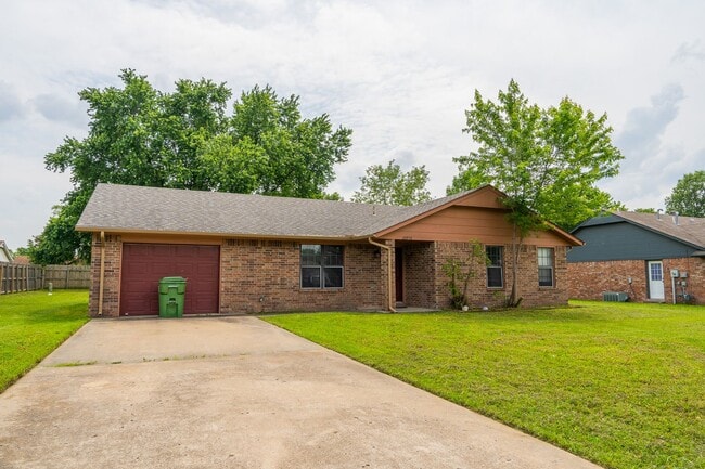 Building Photo - 3 Bed | 2 Bath | Broken Arrow