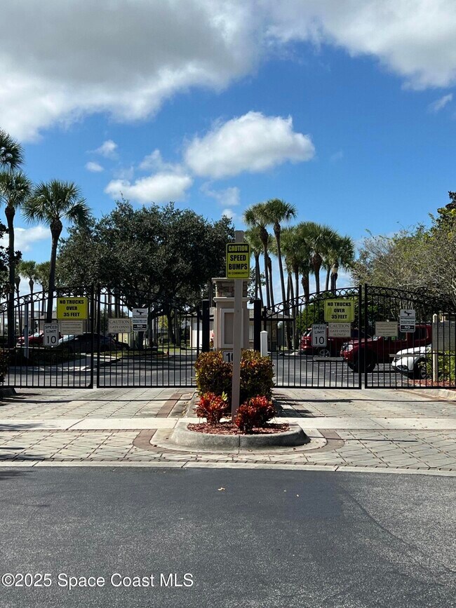 Building Photo - 6421 Borasco Dr