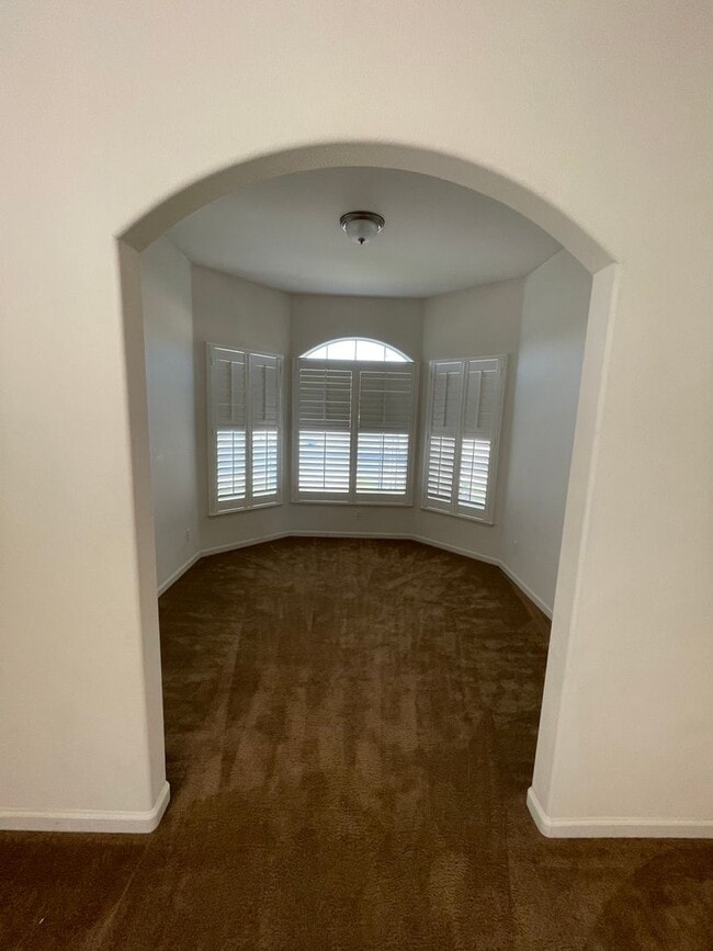 Building Photo - Beautiful 4 Bedroom and 2 Bath Home with Bonus Office Area