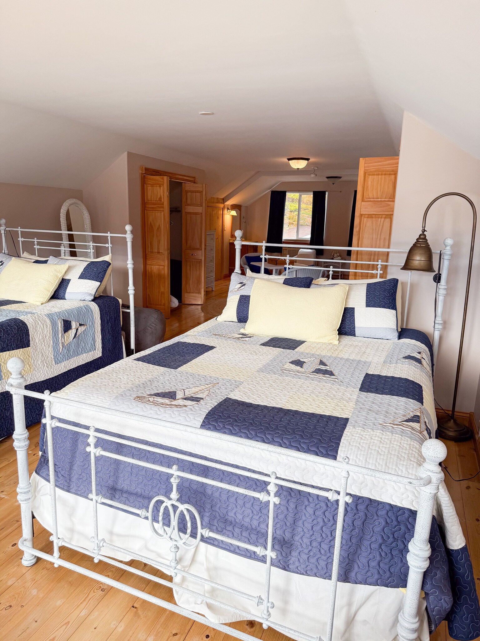 Building Photo - 440 S Peninsula Ln