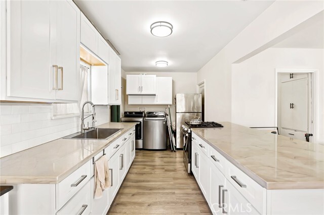 Building Photo - 1319 E 68th St