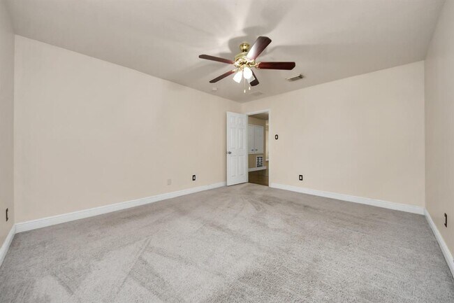 Building Photo - 2515 Knoll Shadows Ln