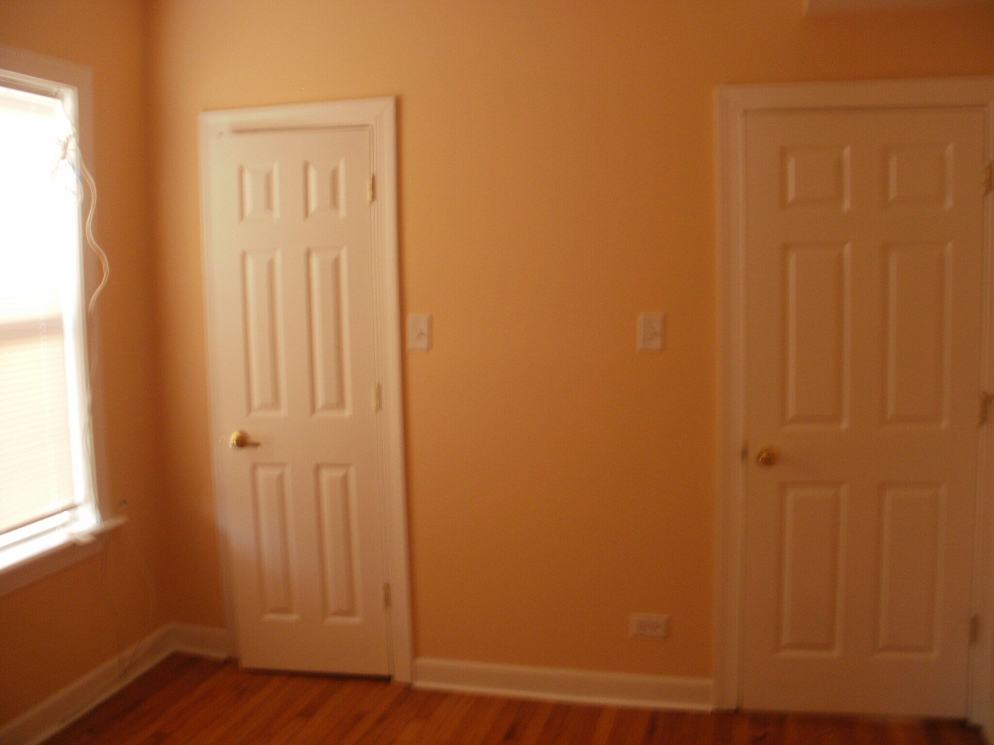 the larger bed room - 1706 N Mayfield Ave