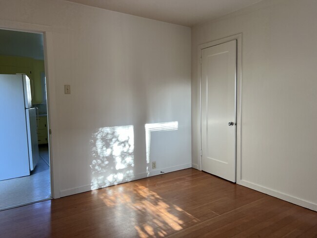 Building Photo - 262 12th St