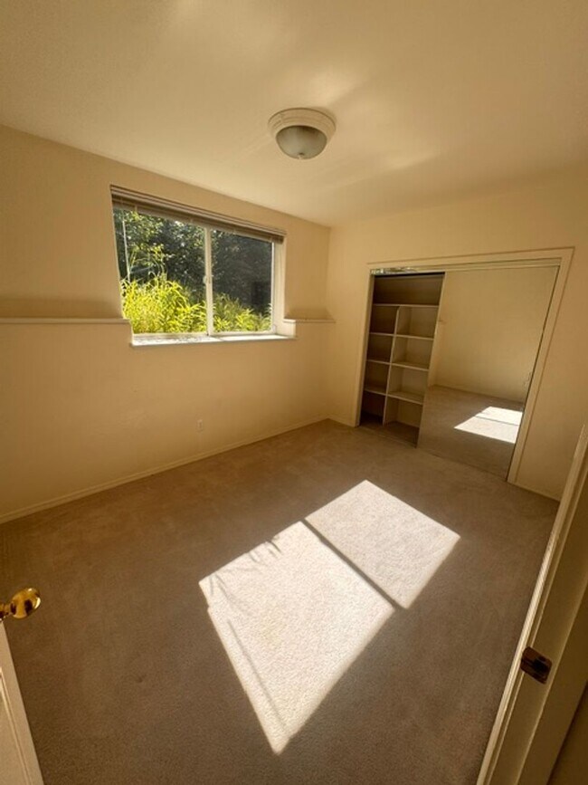 Building Photo - 10100 Zermatt Cir