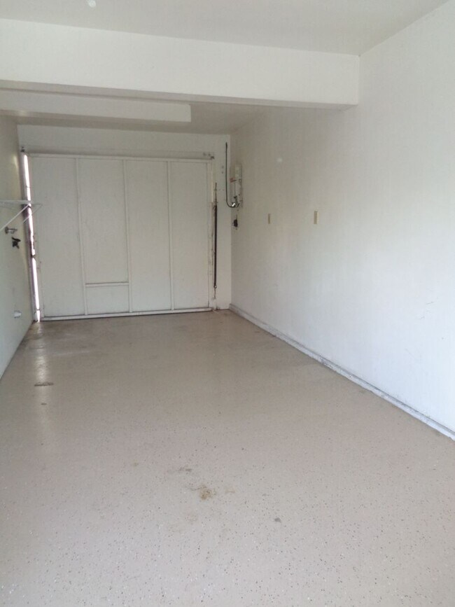 Building Photo - 16621 Dolores Ln