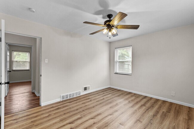 Building Photo - Charming University City Home in a Prime Location