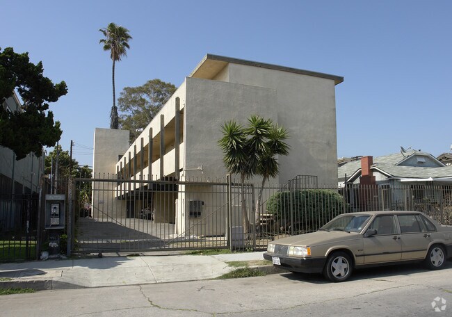 Primary Photo - 5553 Romaine St