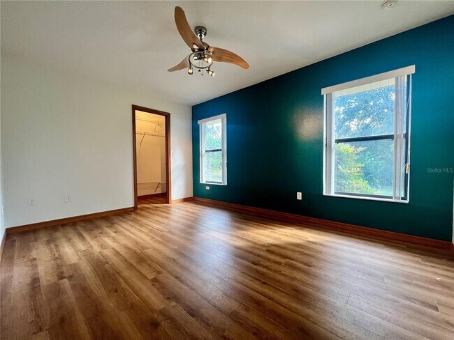 Building Photo - 1156 S Carpenter Ave