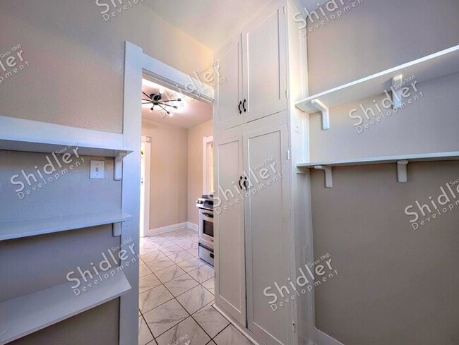 Building Photo - Upgraded Bungalow with Garage