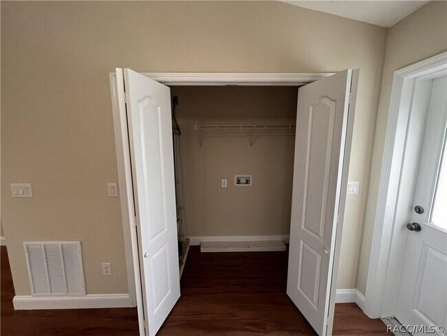 Building Photo - 2223 CR 445
