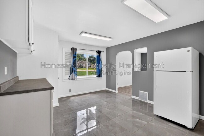 Building Photo - 6006 Cascade Dr