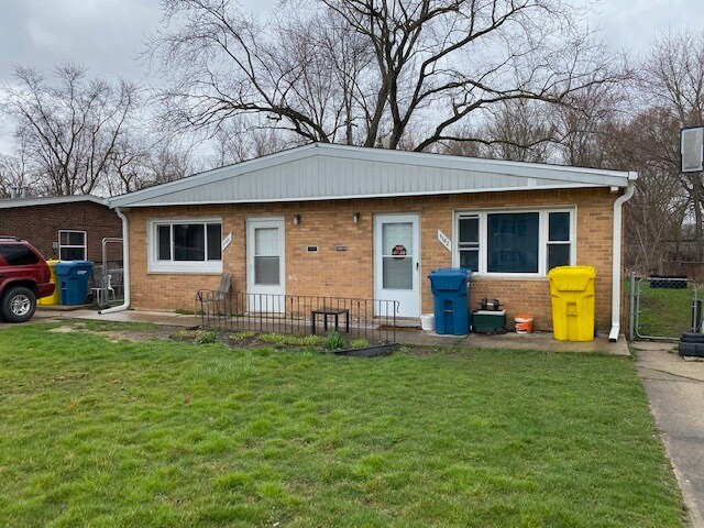 Building Photo - 1140 N Wood St
