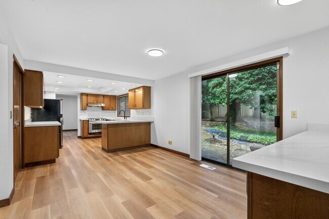 Building Photo - 10612 NE 154th Pl