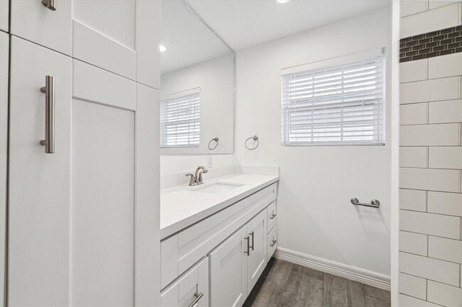 Building Photo - 5511 Caversham Dr