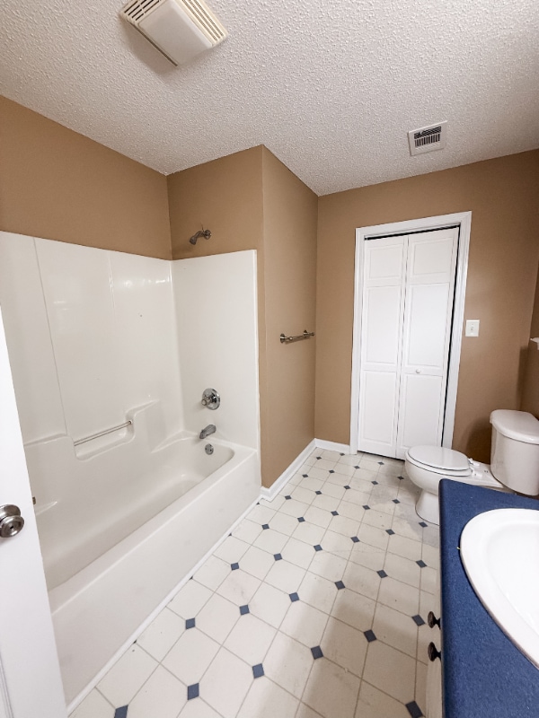 Building Photo - 304 Spring Creek Dr