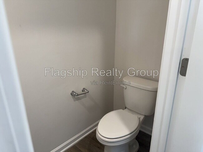 Building Photo - 4109 Laurel Rdg Dr