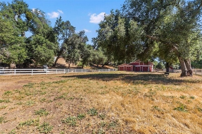 Building Photo - 35455 El Niguel Rd