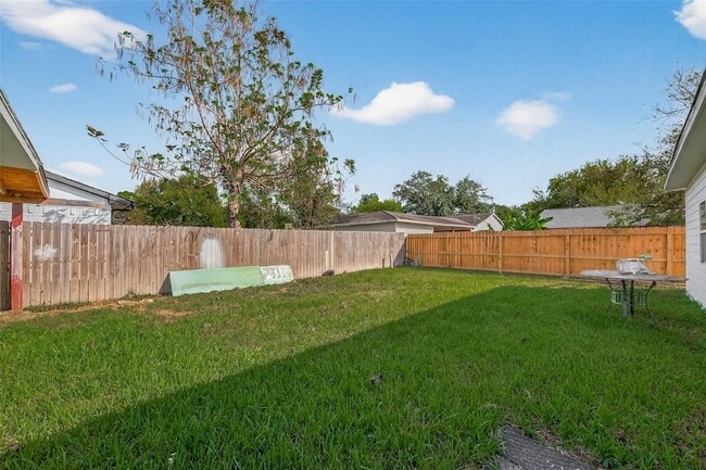 Building Photo - 5039 Shadowridge Dr