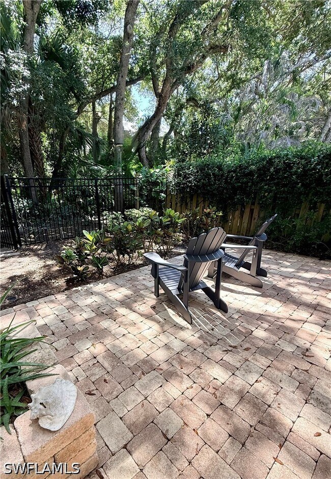 Building Photo - 1546 Sabal Ct