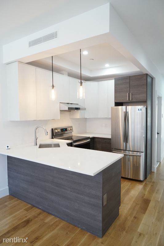 Primary Photo - 3 br, 3 bath Townhome - 85 Utica Ave 1 Unit 1