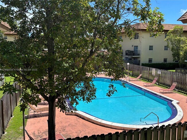 Building Photo - 8600 SW 109th Ave