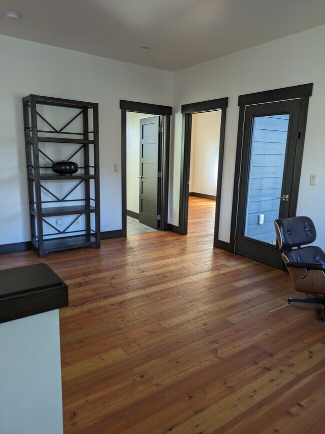 Building Photo - Brimstone