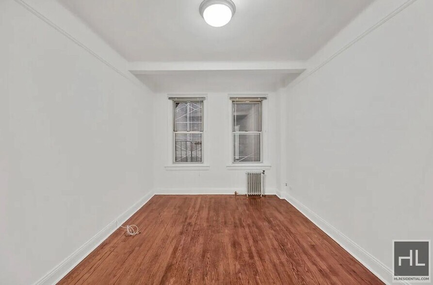 Primary Photo - EAST 10 STREET