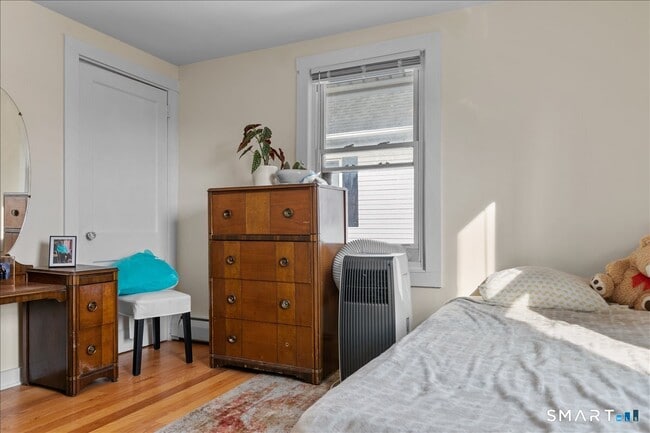 Building Photo - 17 Clinton St